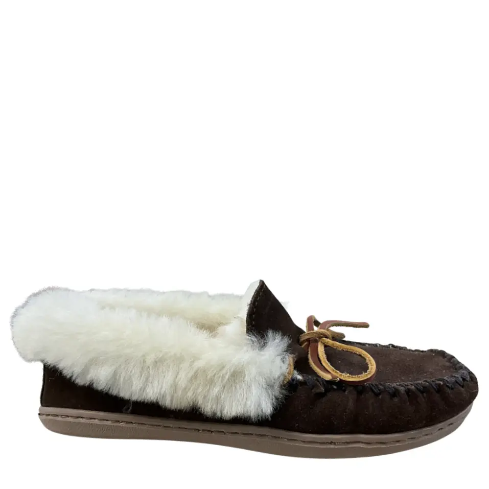 Minnetonka Moccasins Women's Alpine Sheepskin Slipper Chocolate 3379 