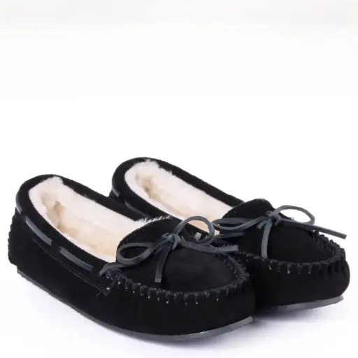 Minnetonka Moccasins Women's Cally Black 4010